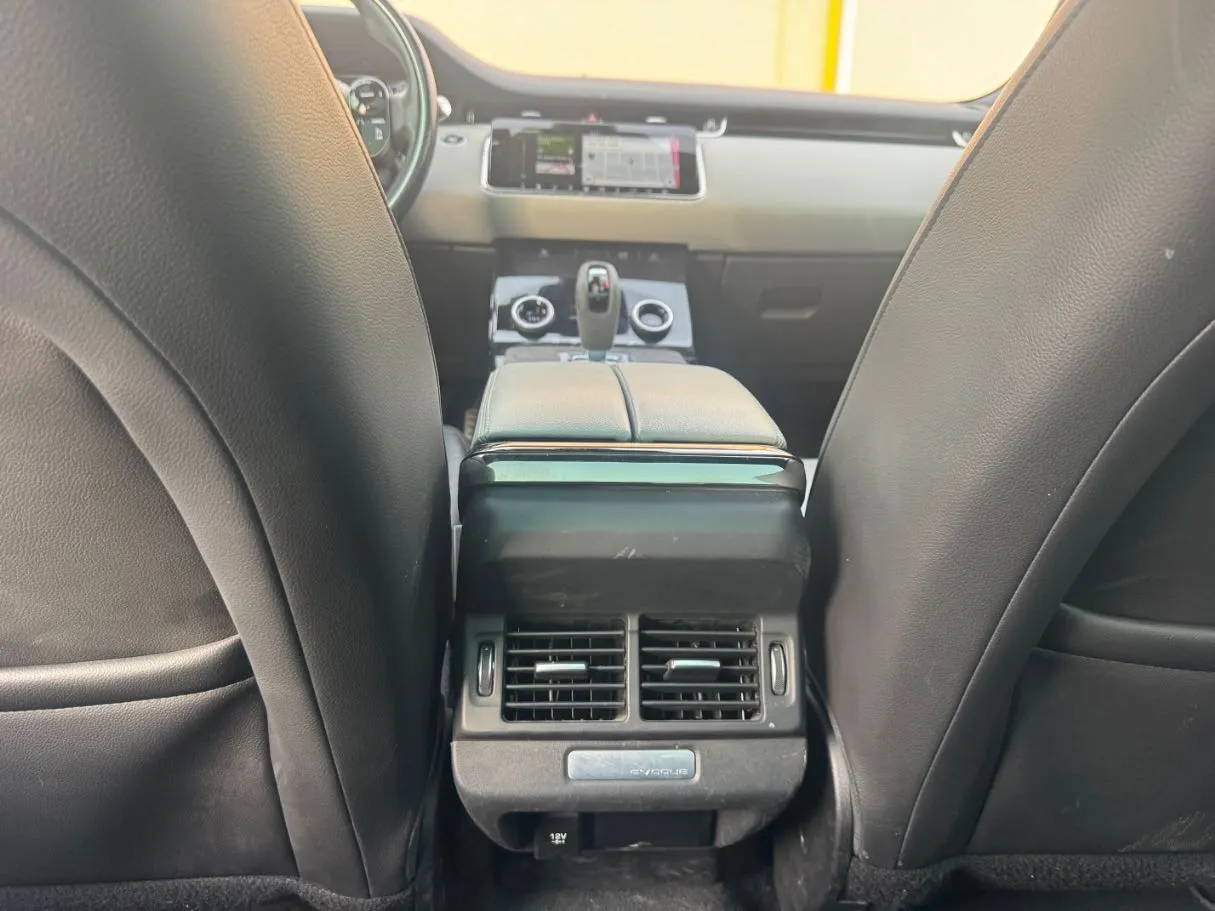 Car image 21