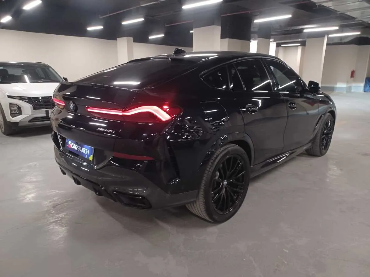Car image 5