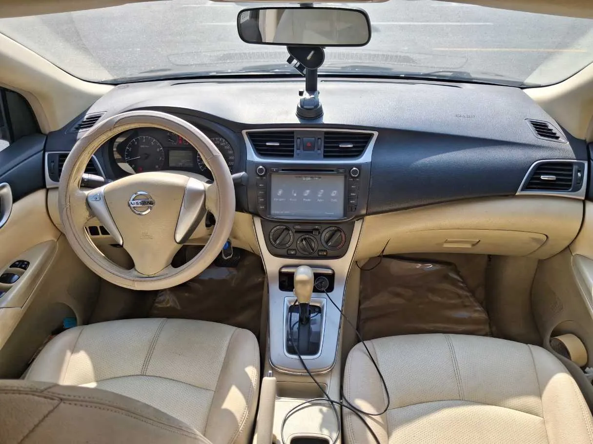 Car image 16