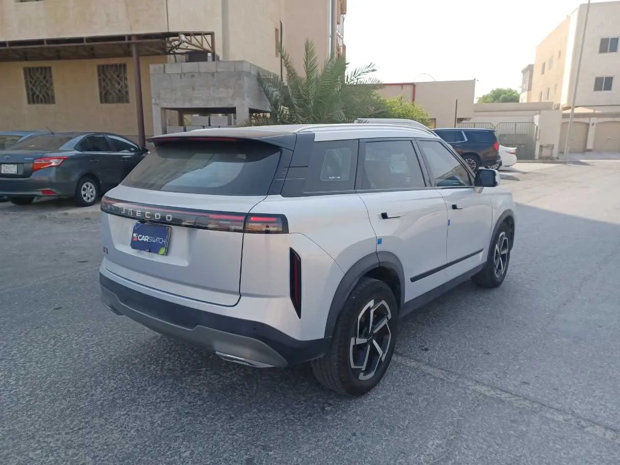 Car image 5