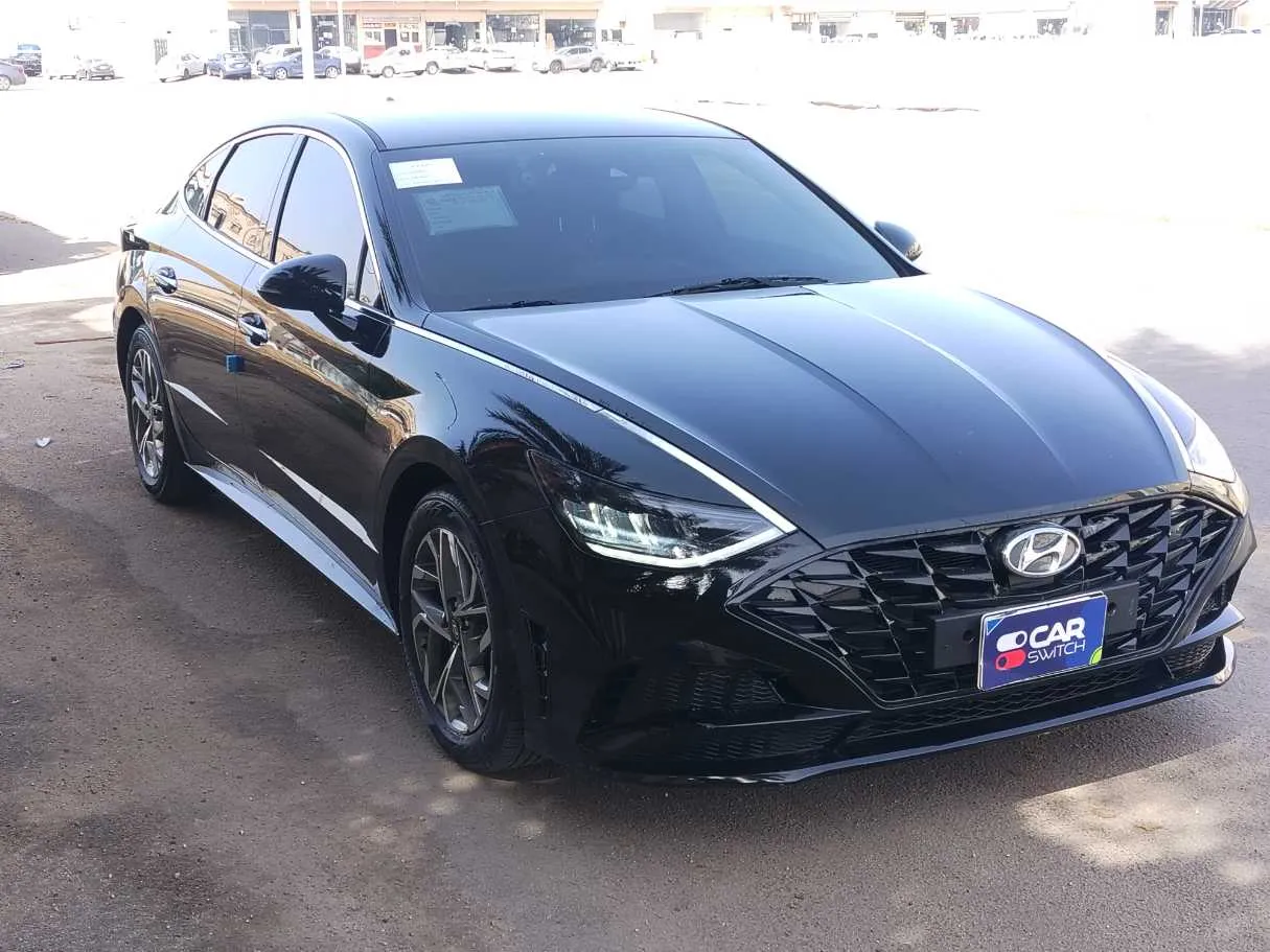 Car image 3