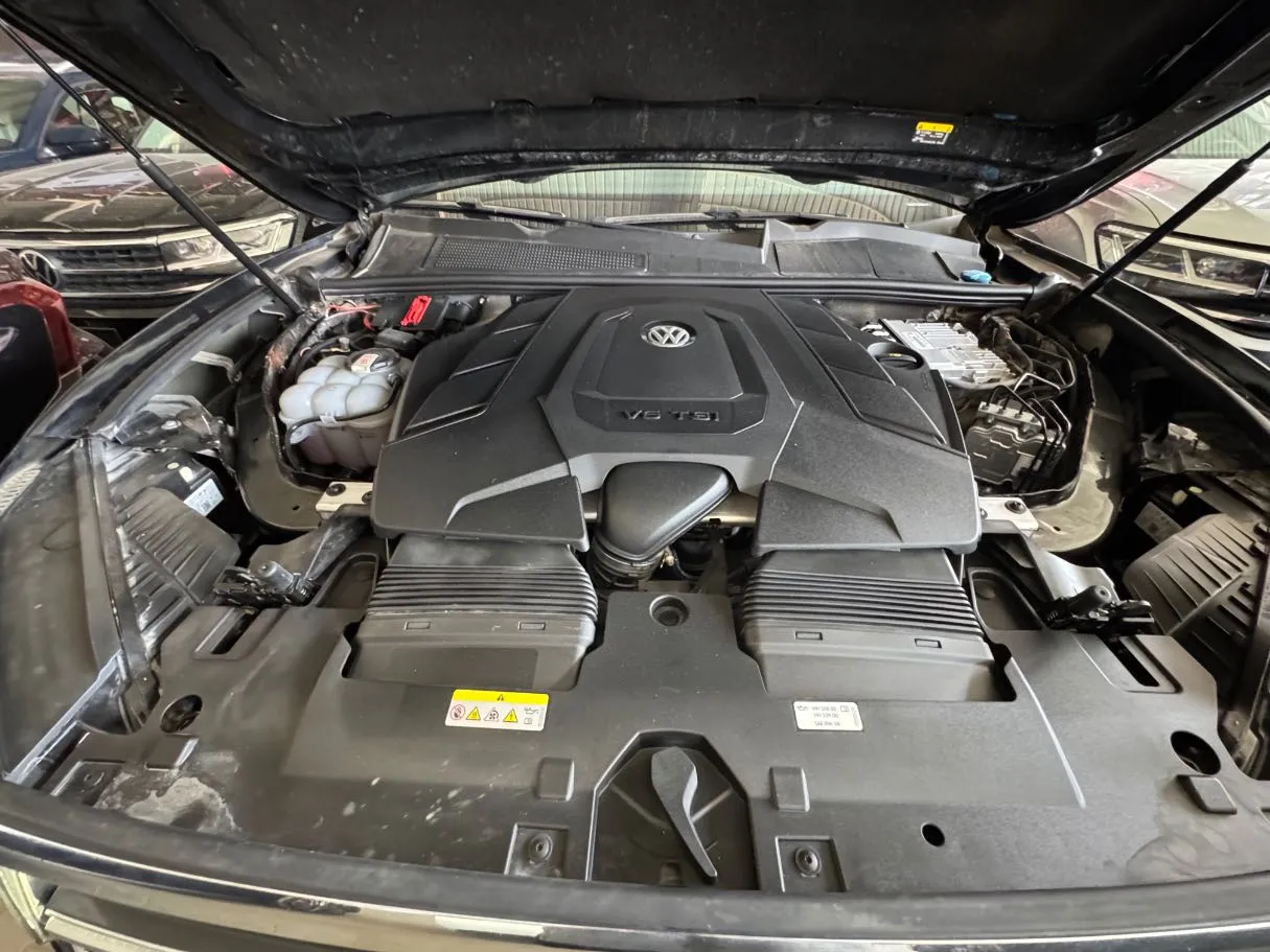 Car image 23