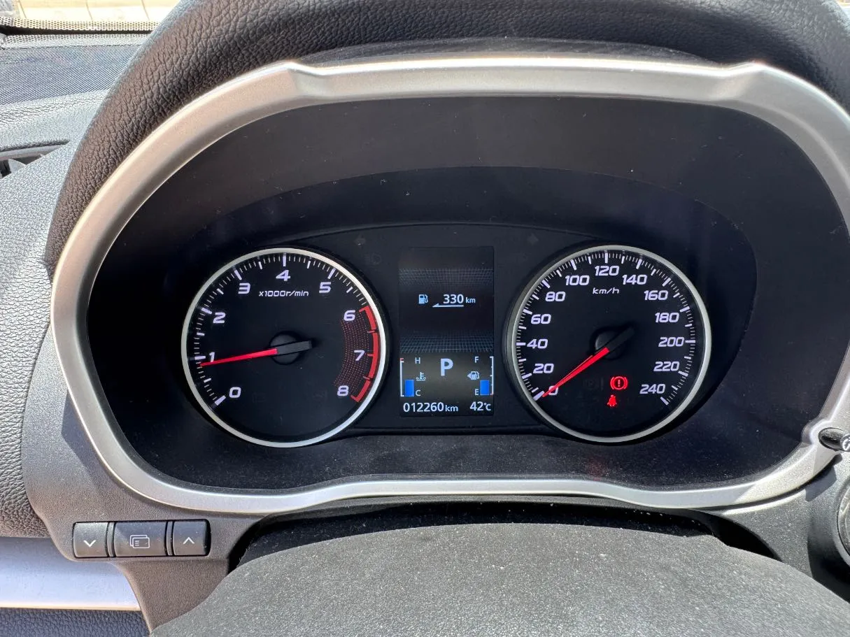 Car image 19