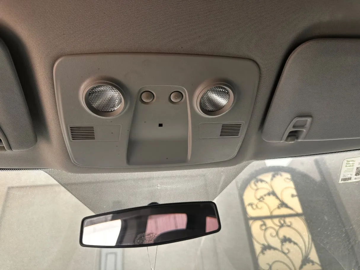 Car image 23