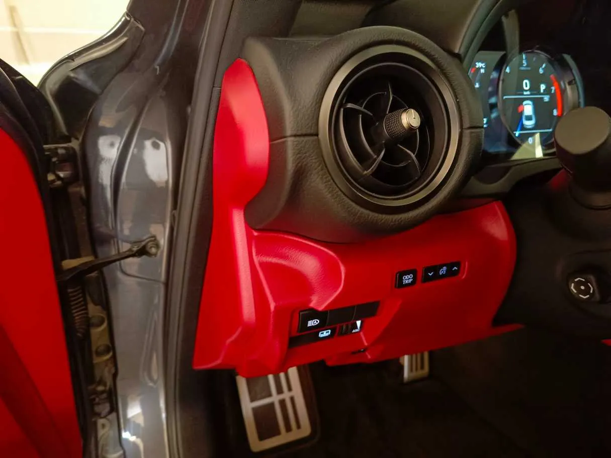 Car image 26