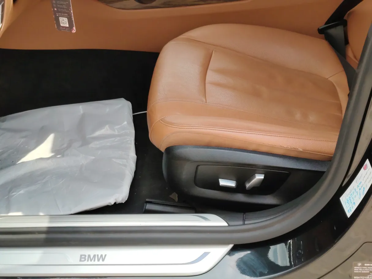 Car image 38