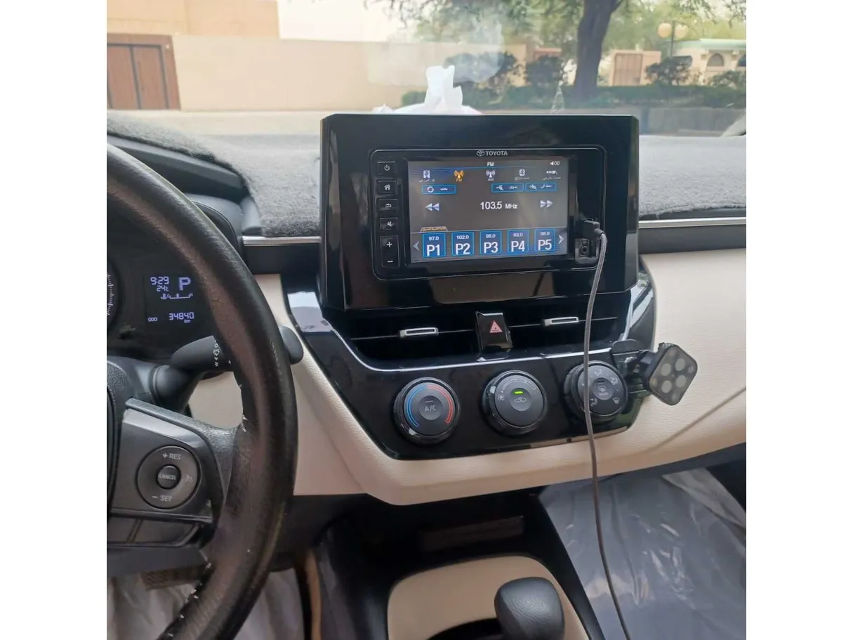 Car image 18