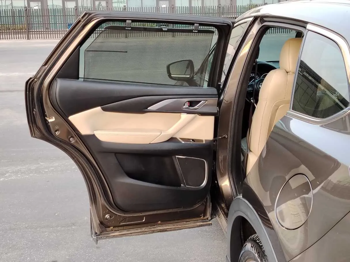 Car image 14