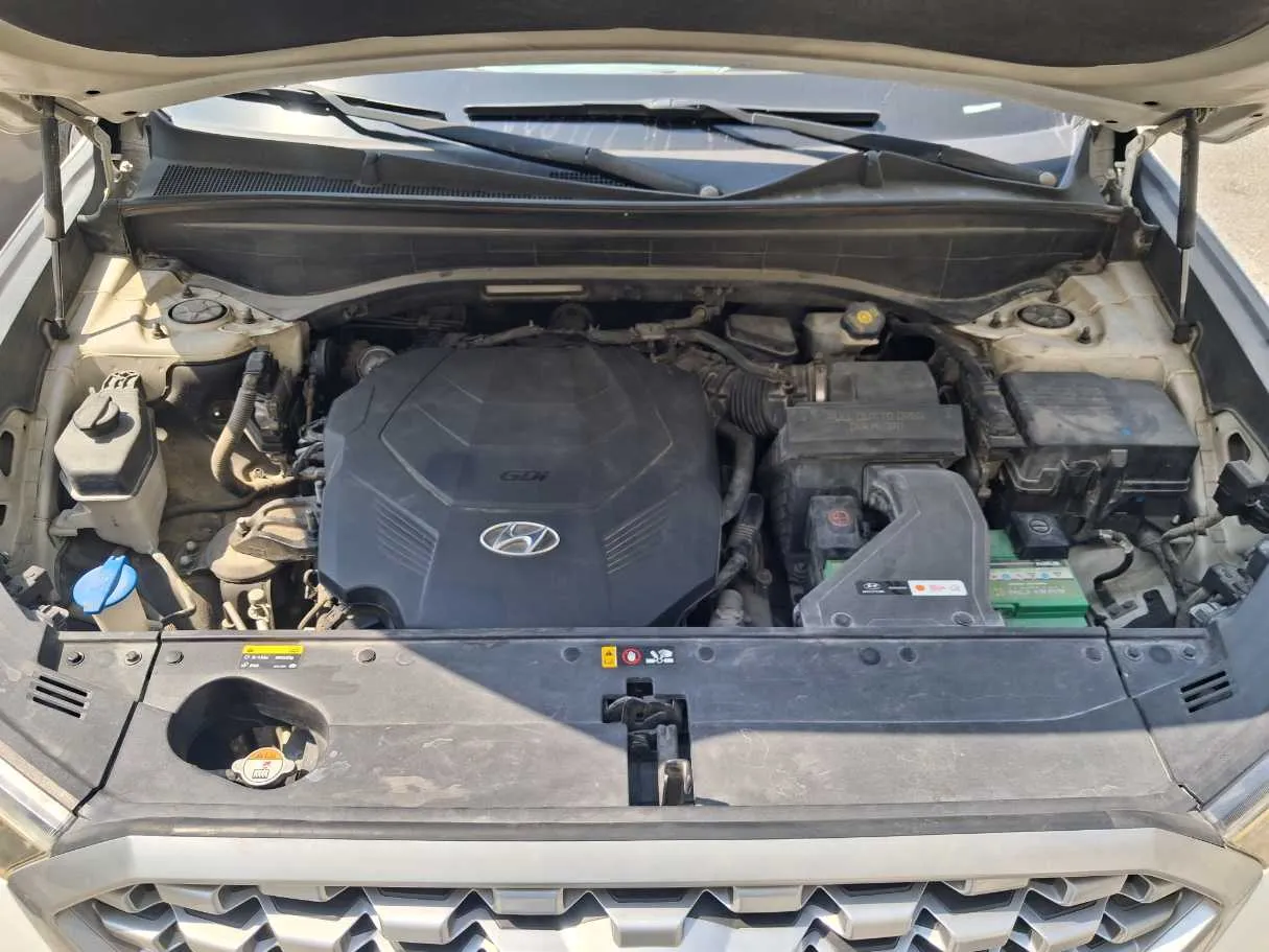 Car image 21