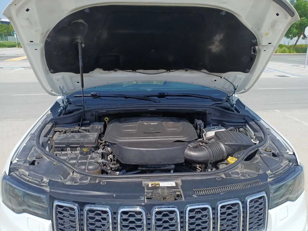 Car image 25