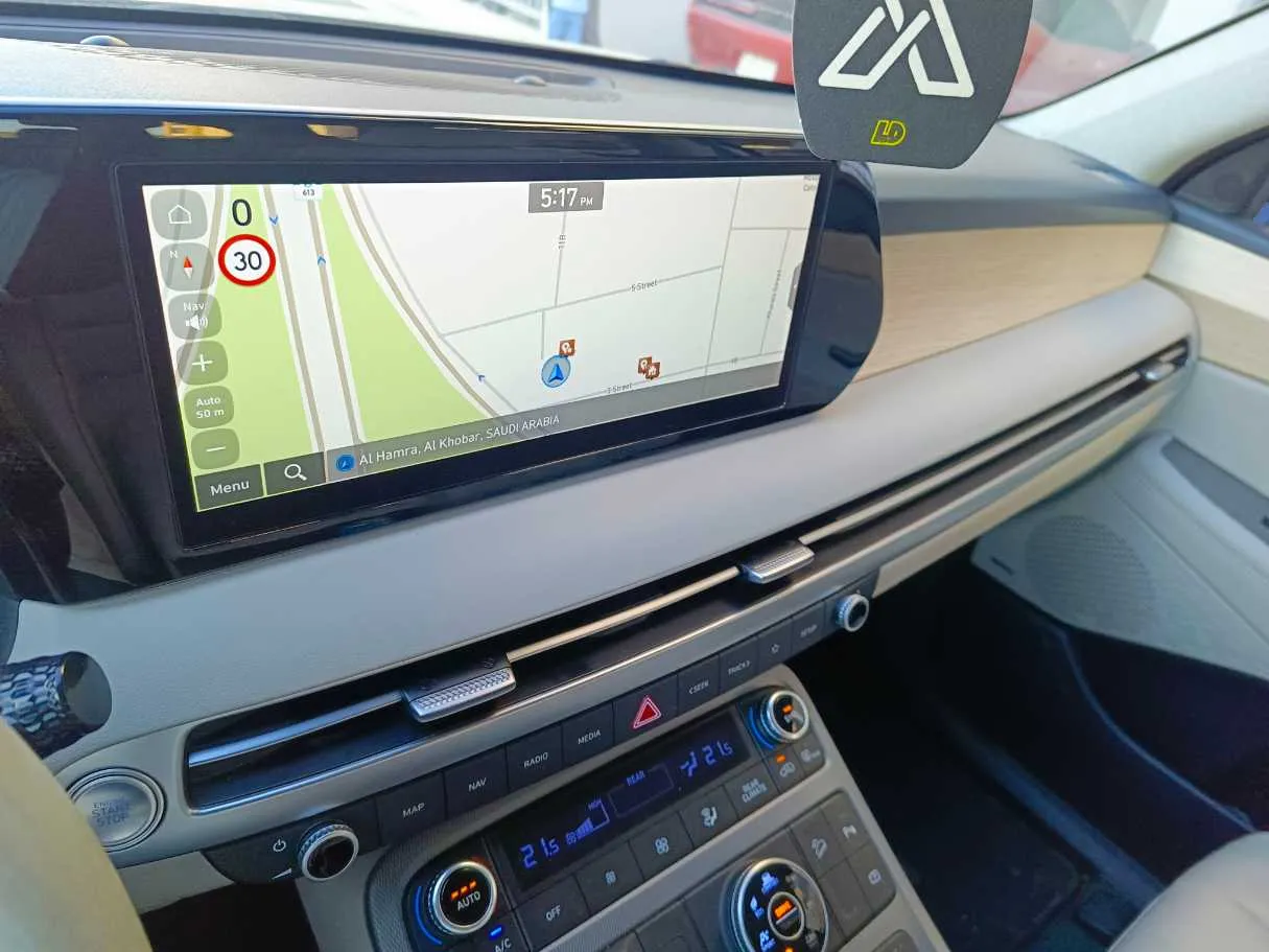 Car image 27