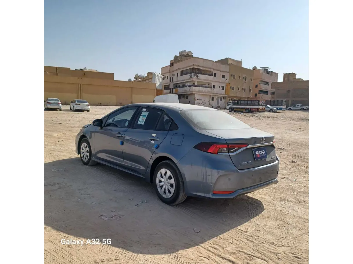 Car image 7