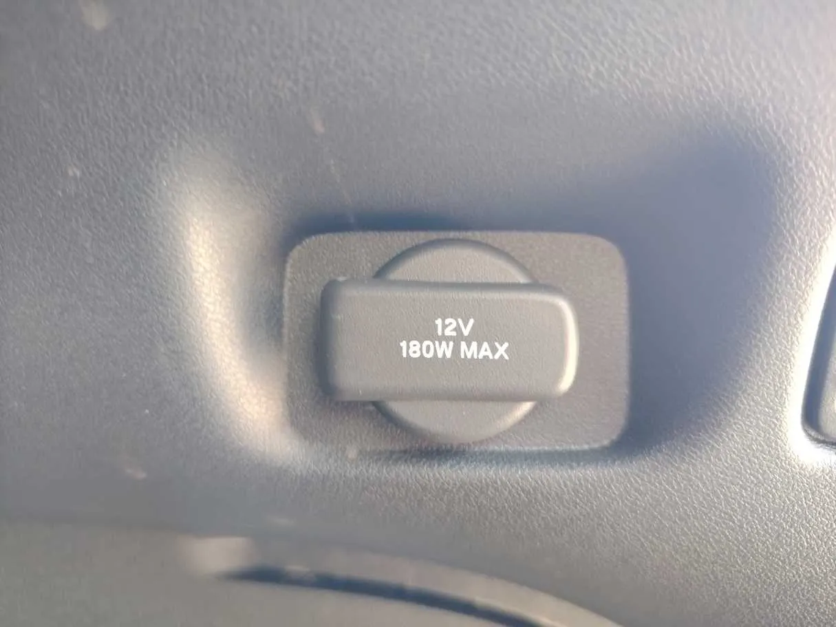Car image 27