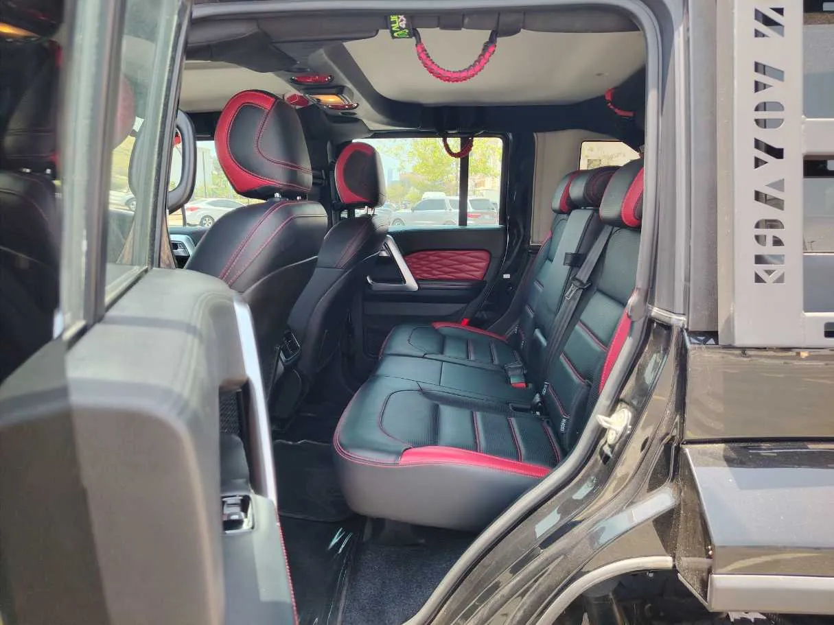 Car image 15
