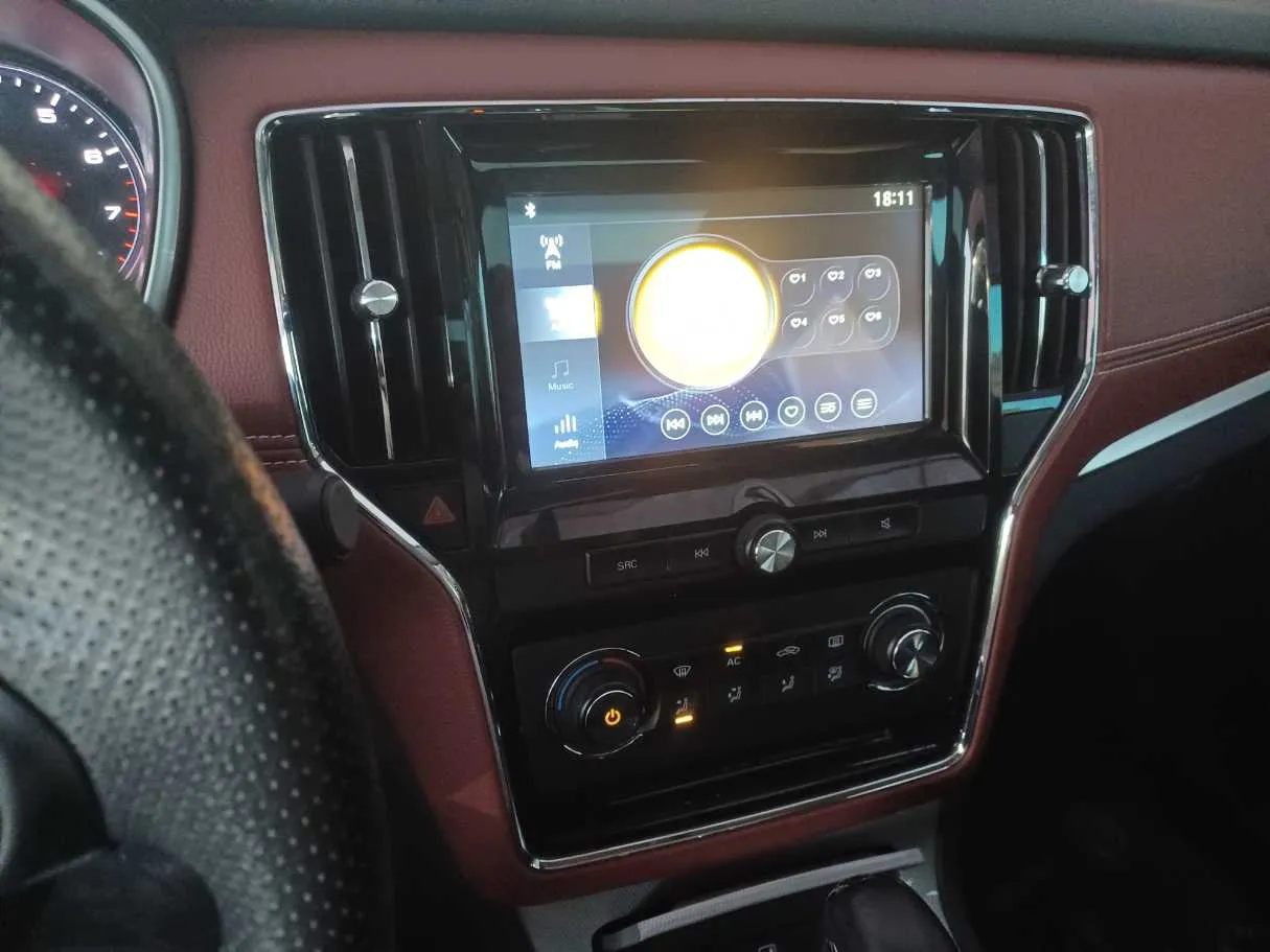 Car image 18