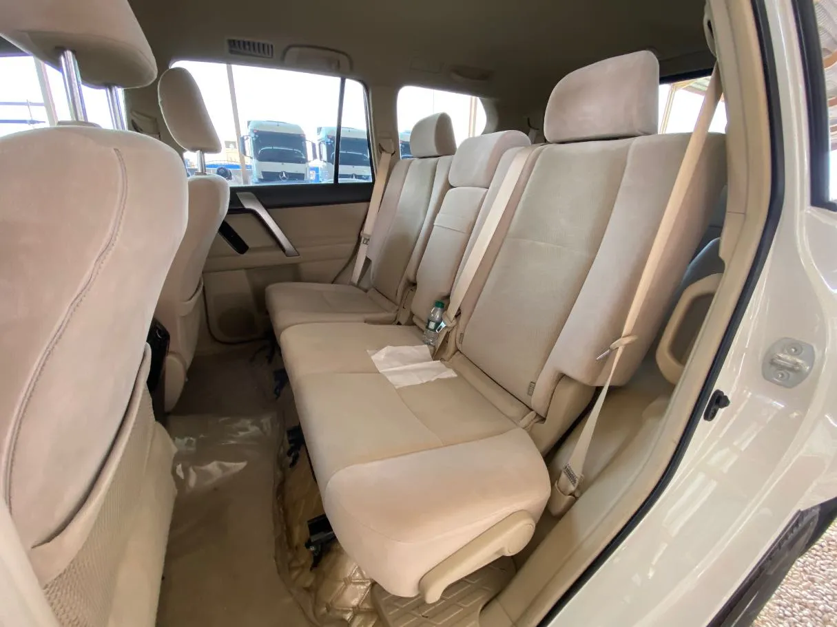 Car image 13
