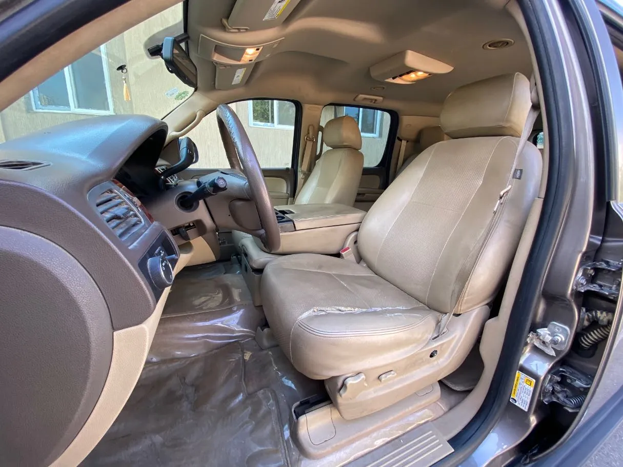 Car image 11