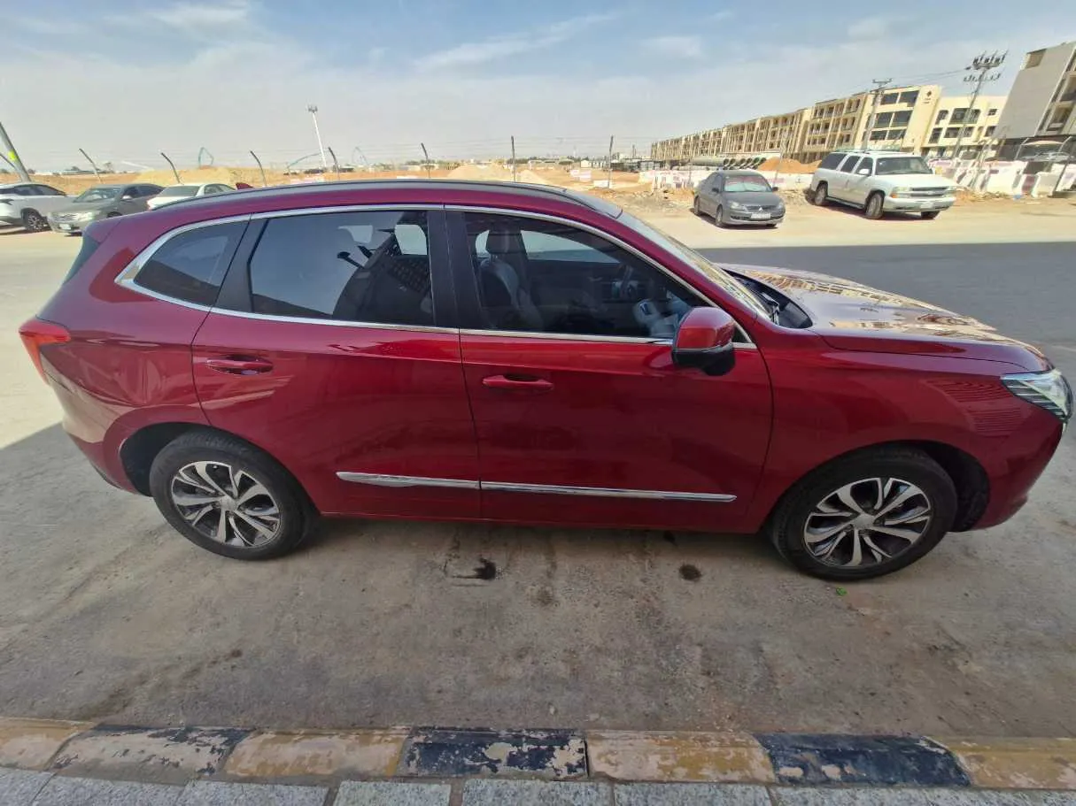 Car image 4