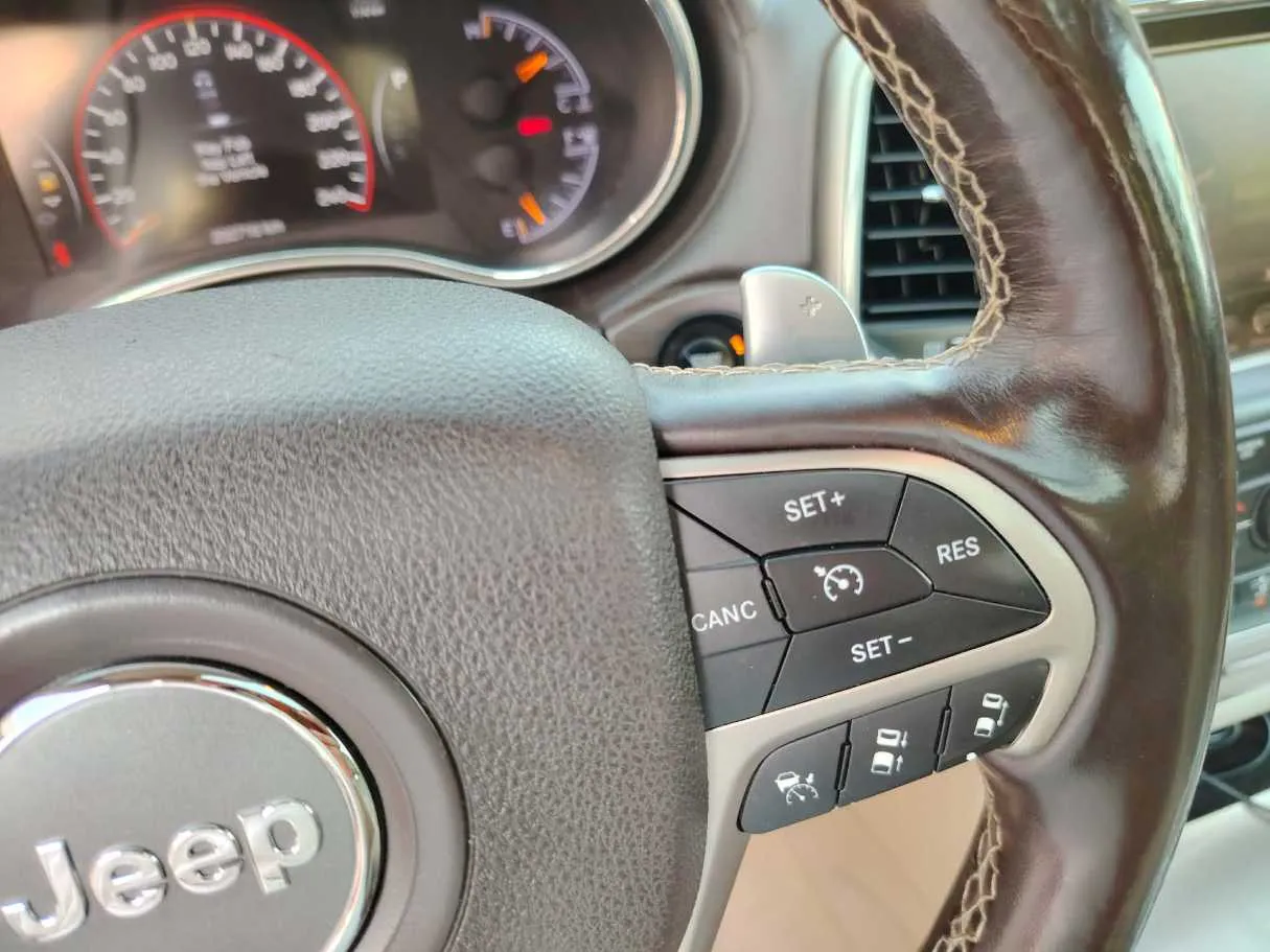 Car image 37