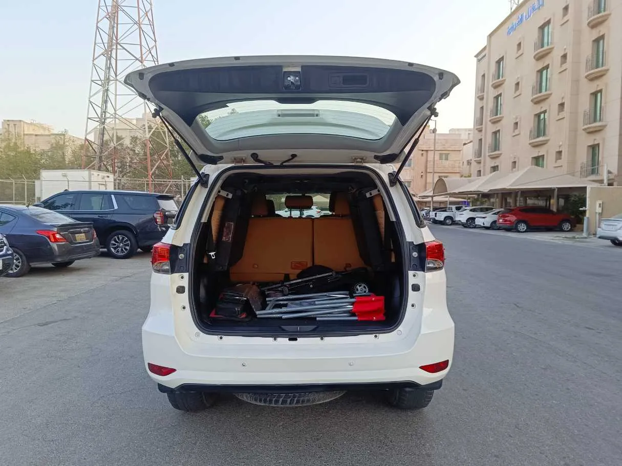 Car image 22