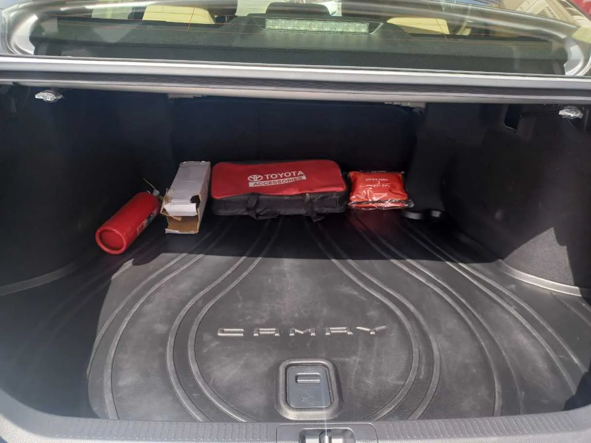 Car image 21