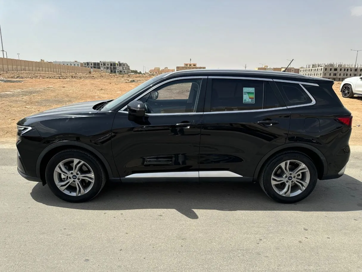 Car image 8