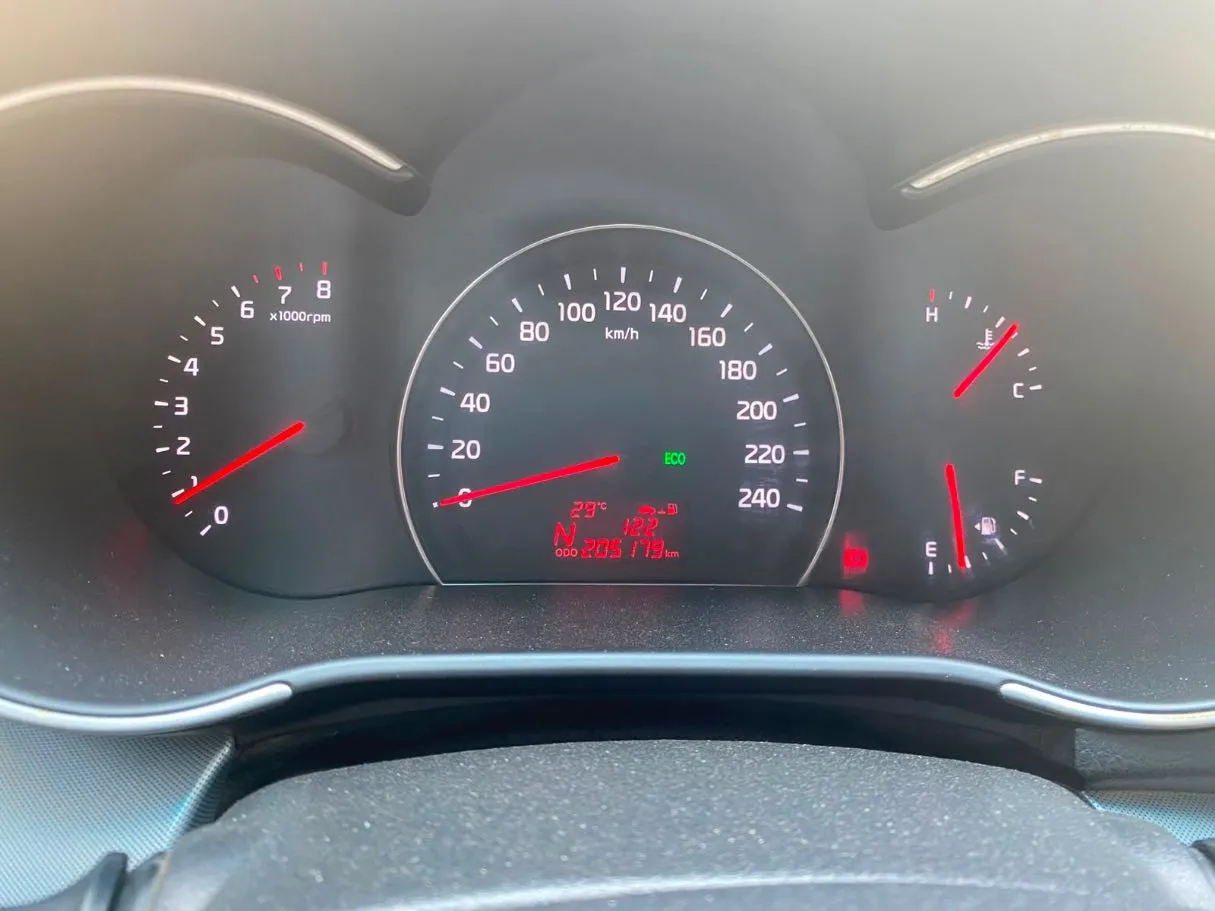 Car image 17