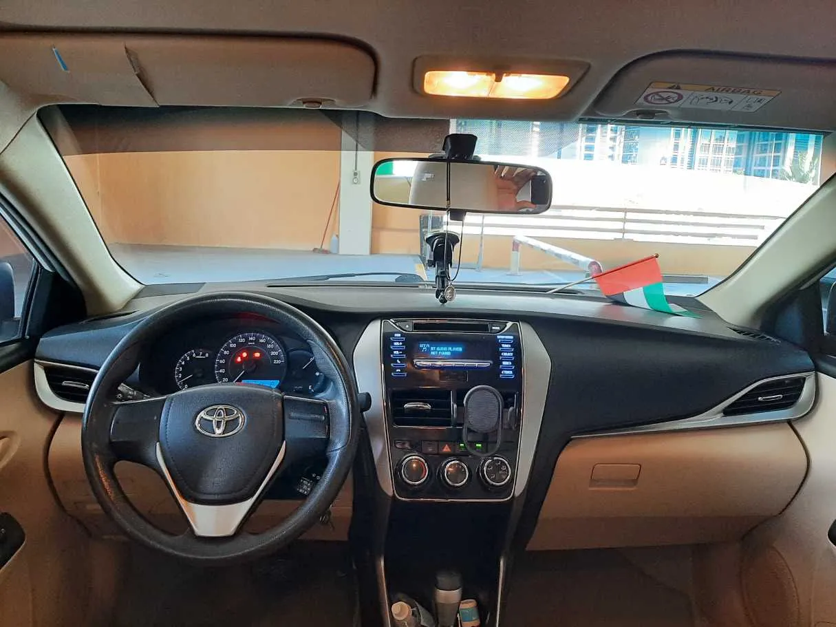 Car image 14