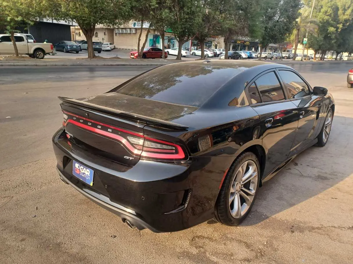 Car image 5