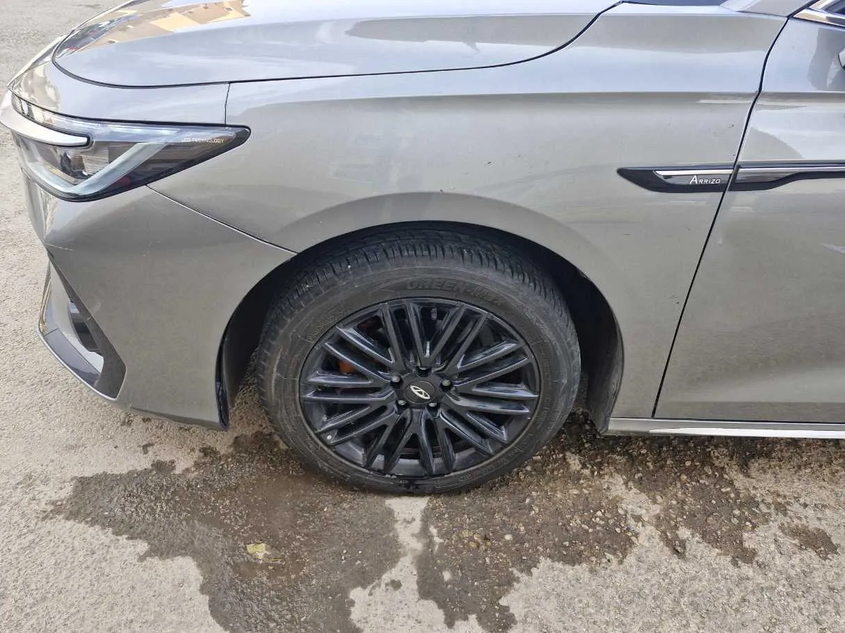 Car image 9