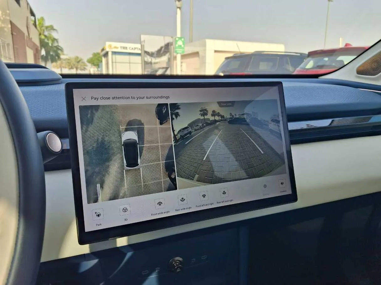 Car image 18