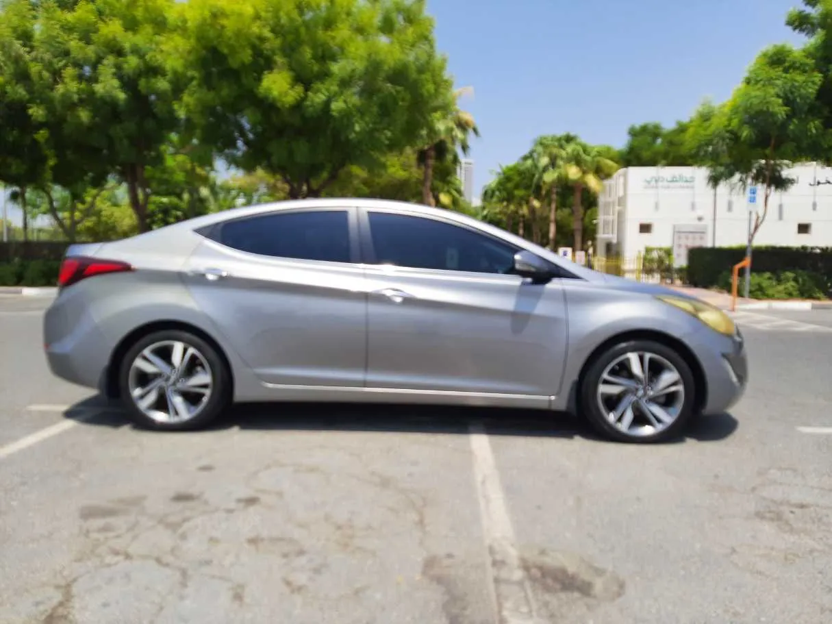 Car image 3