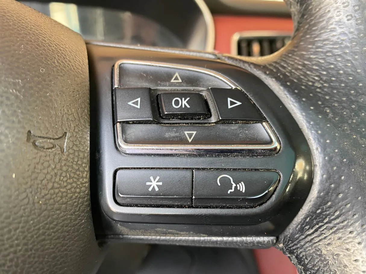 Car image 22