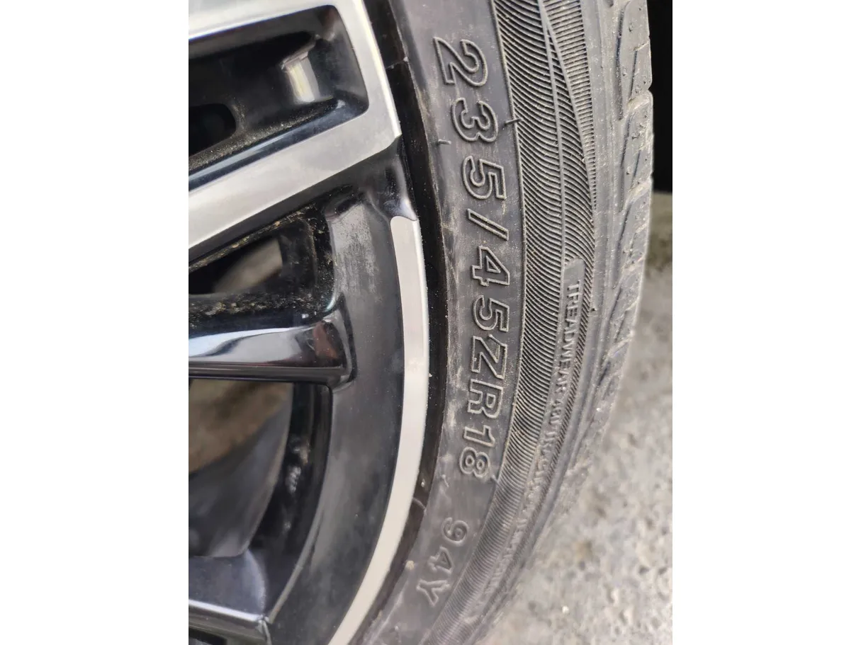 Car image 27