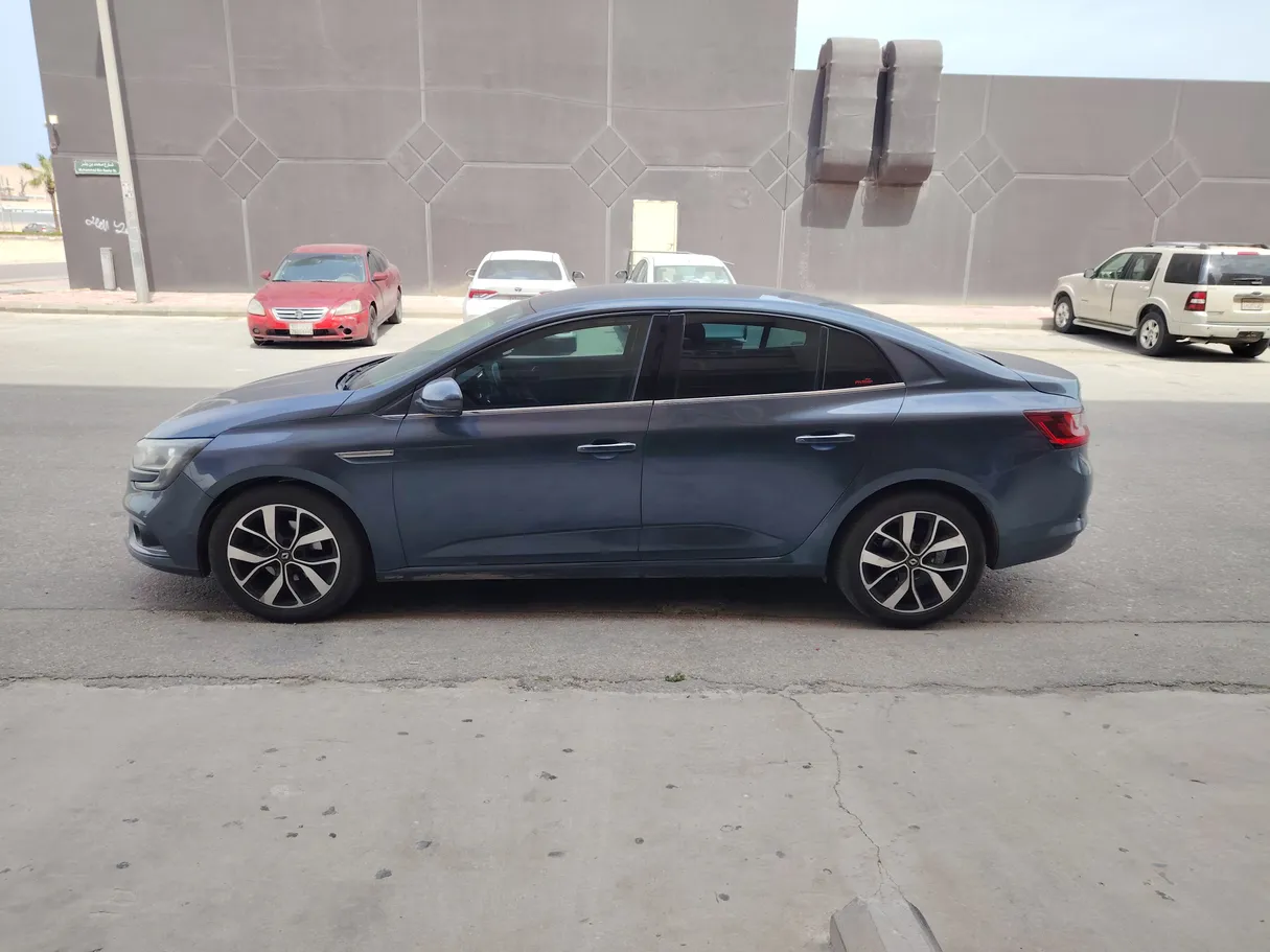 Car image 8