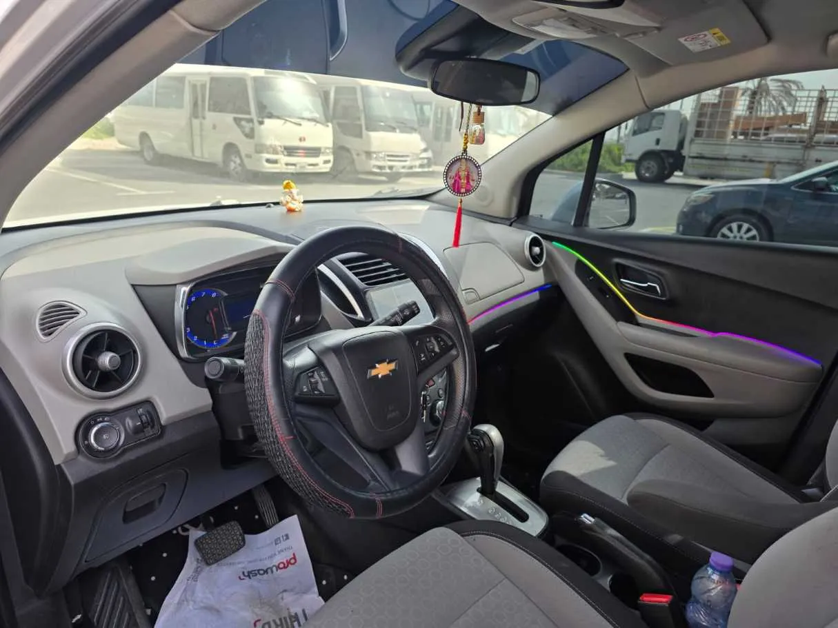Car image 9