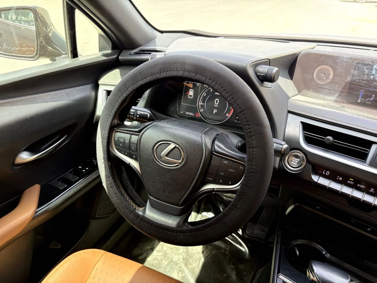 Car image 20