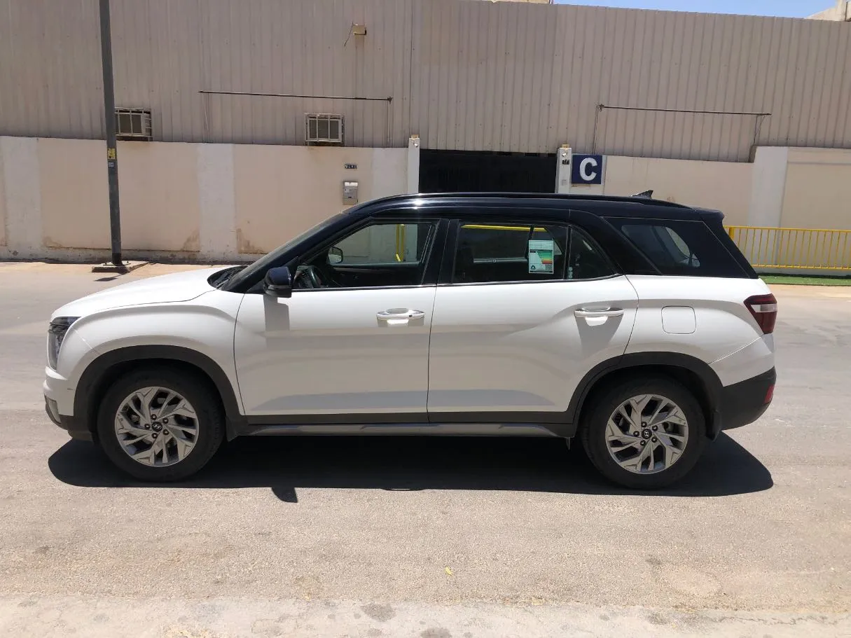 Car image 8
