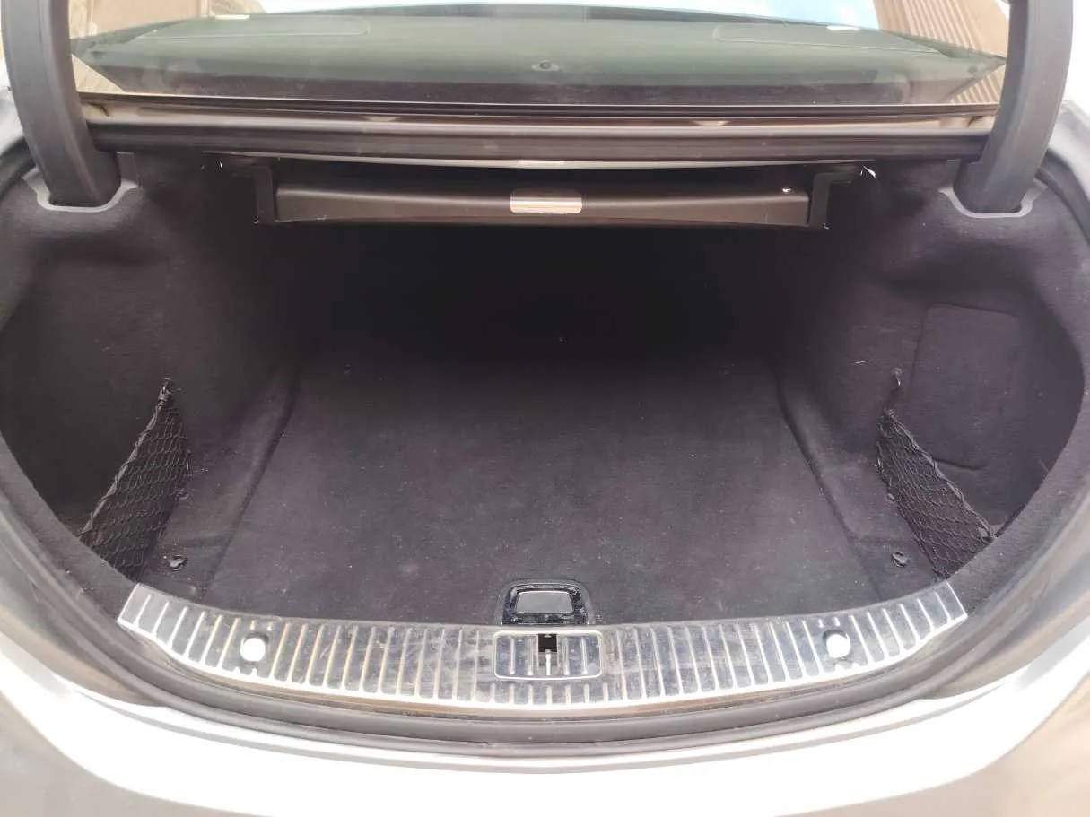 Car image 25