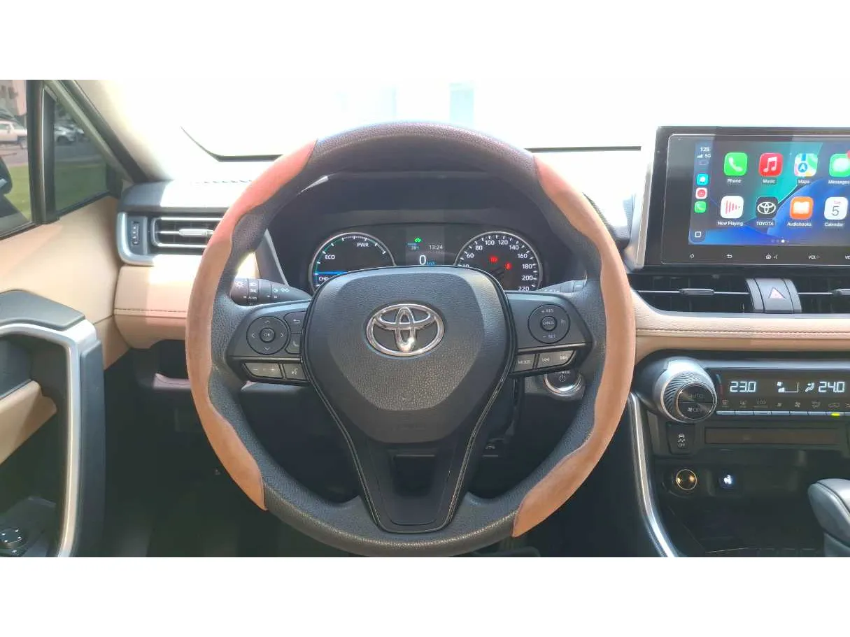 Car image 20