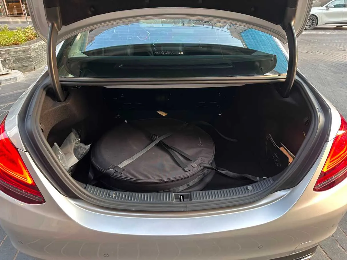Car image 38