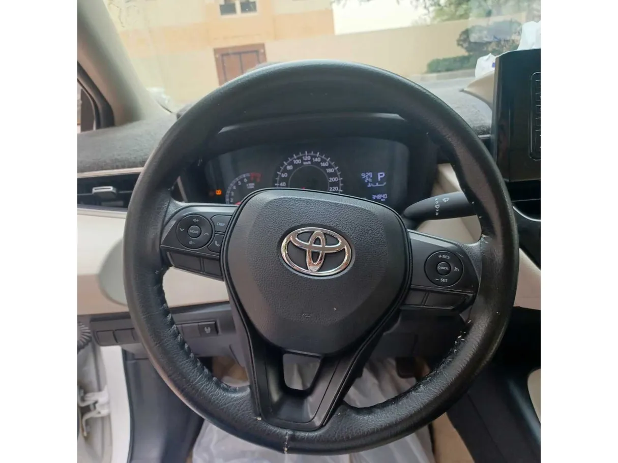 Car image 19