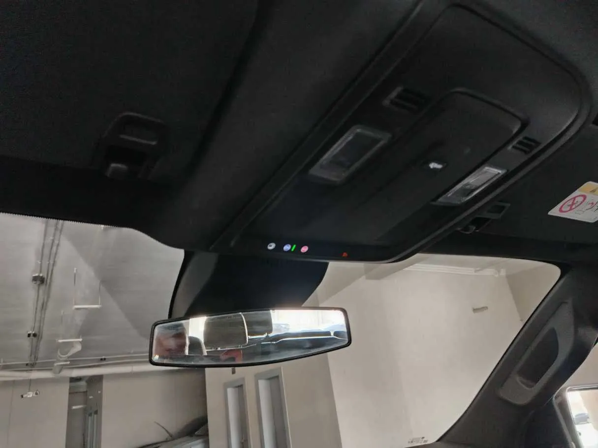 Car image 35