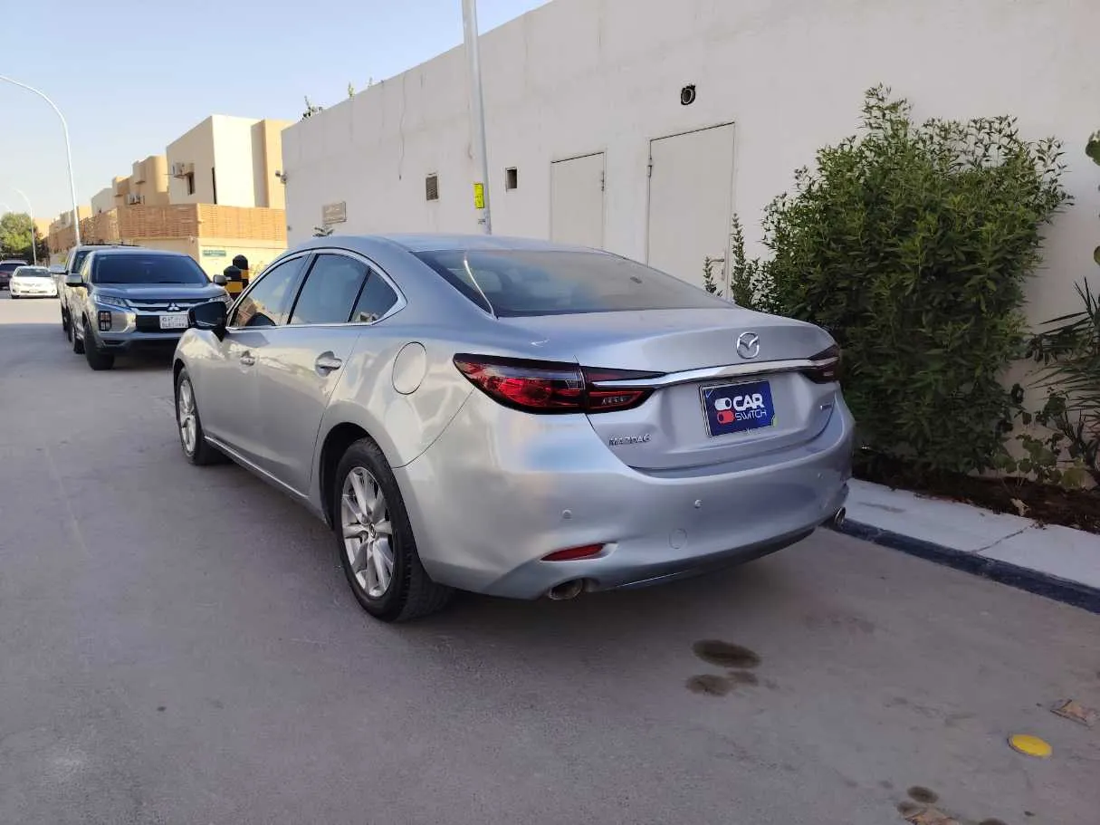 Car image 7