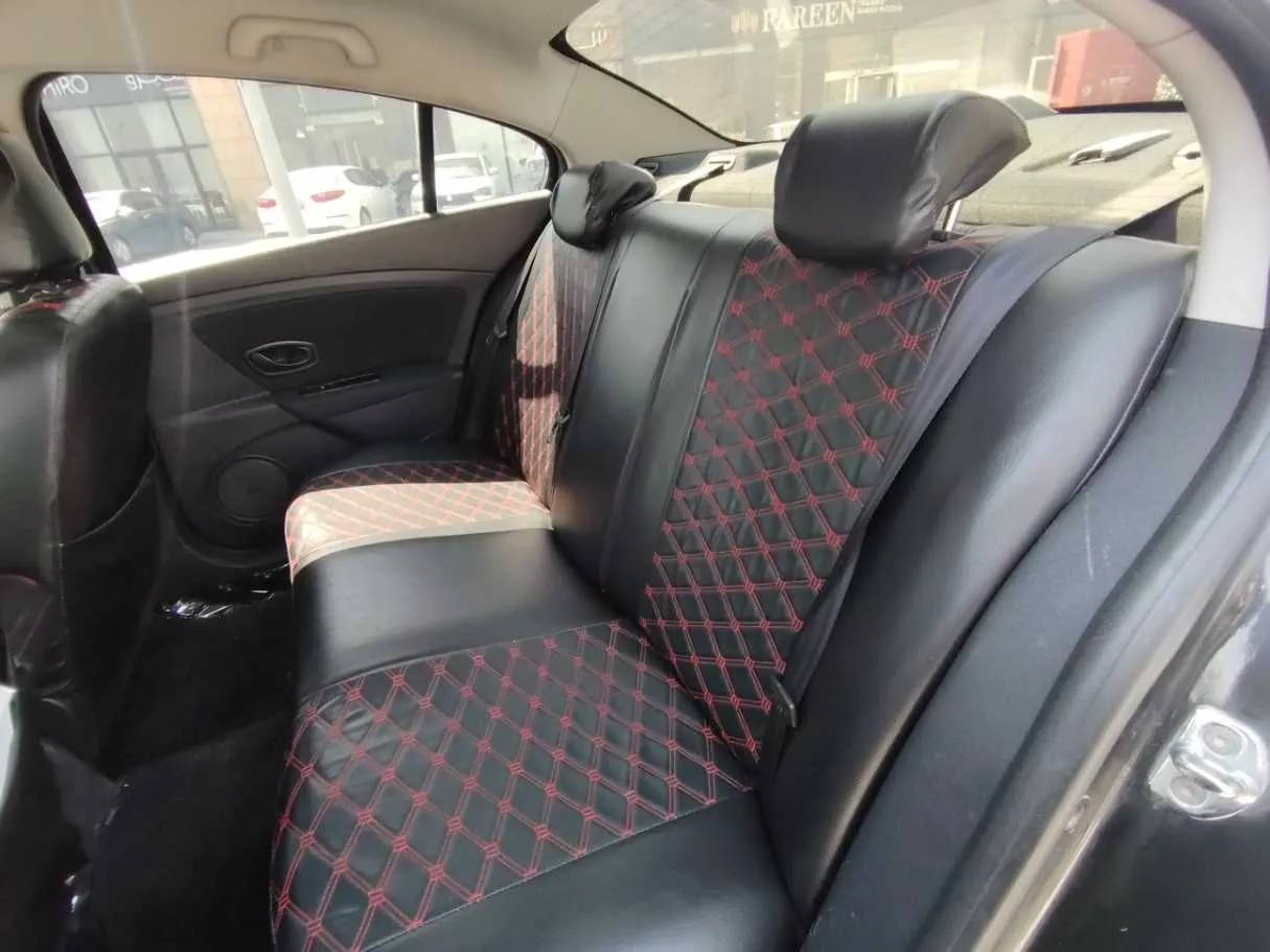 Car image 16