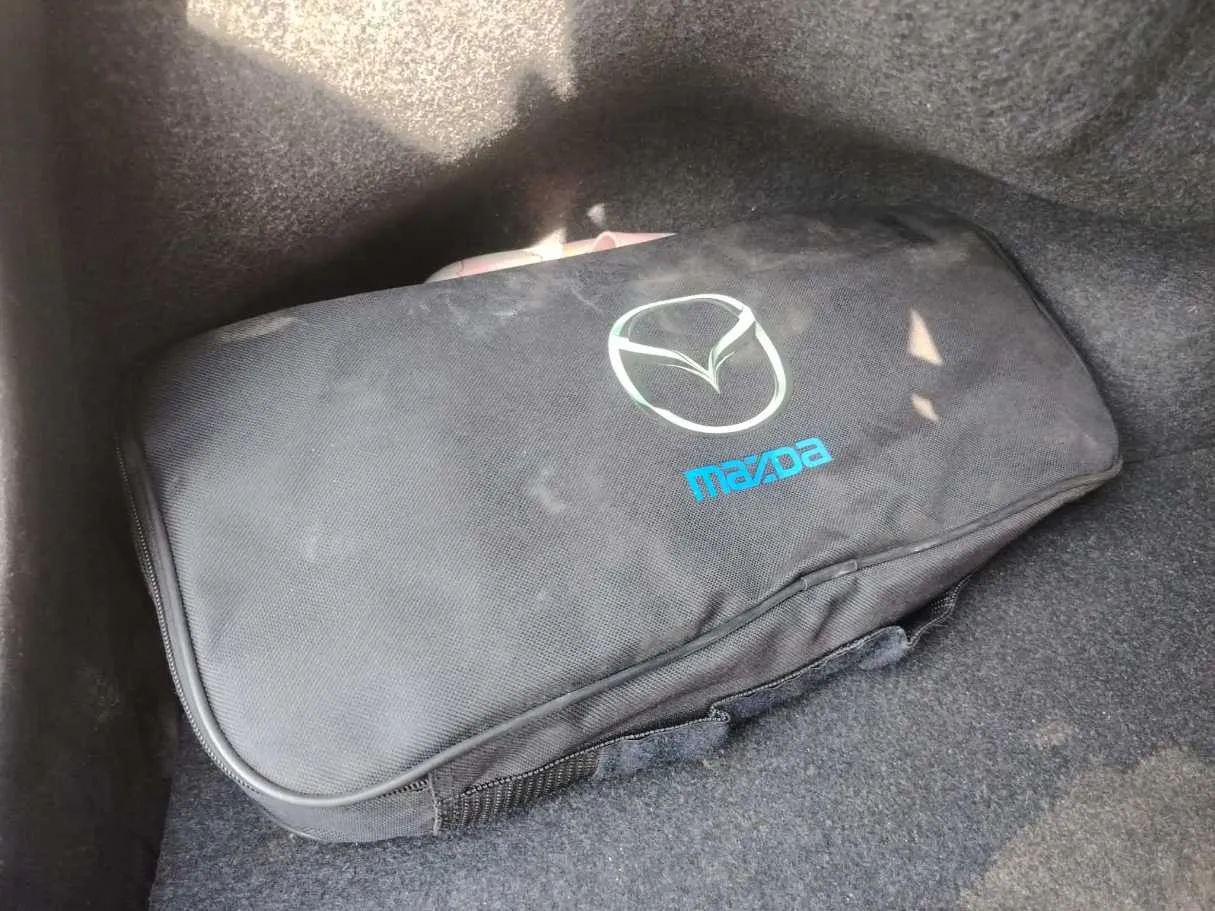 Car image 40