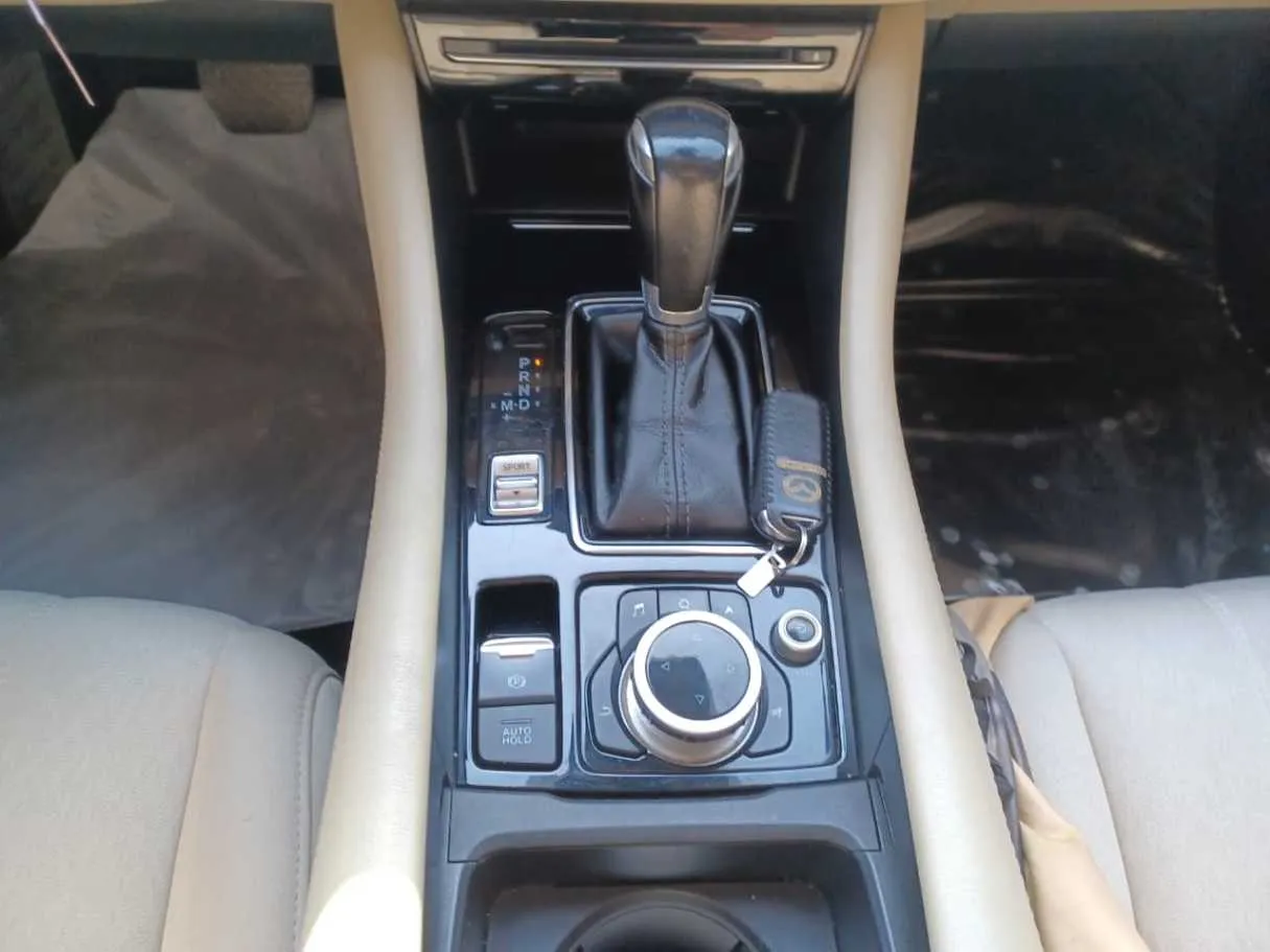 Car image 13