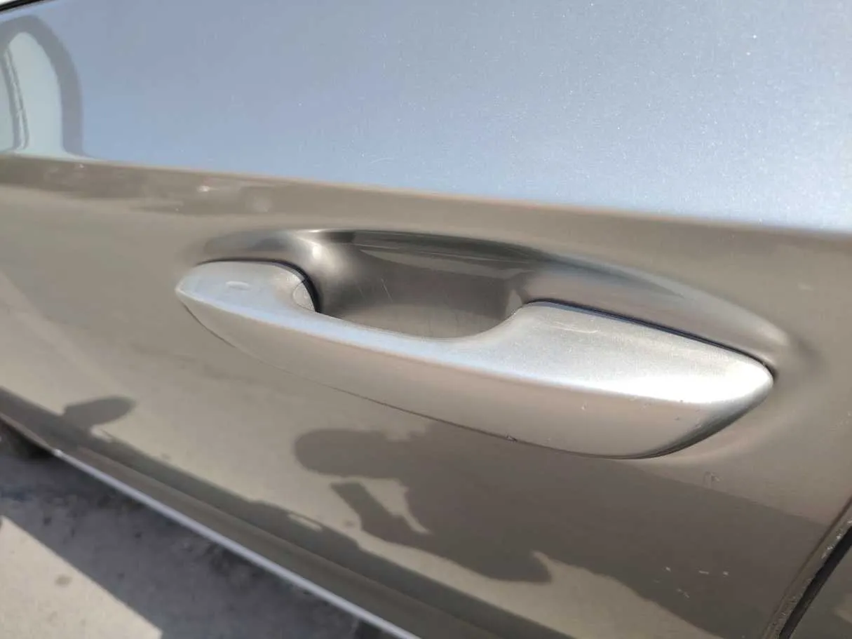Car image 27