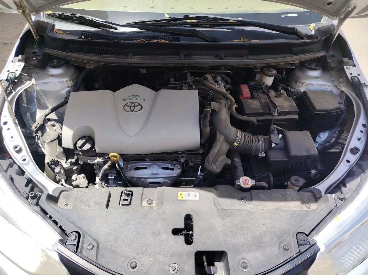 Car image 27