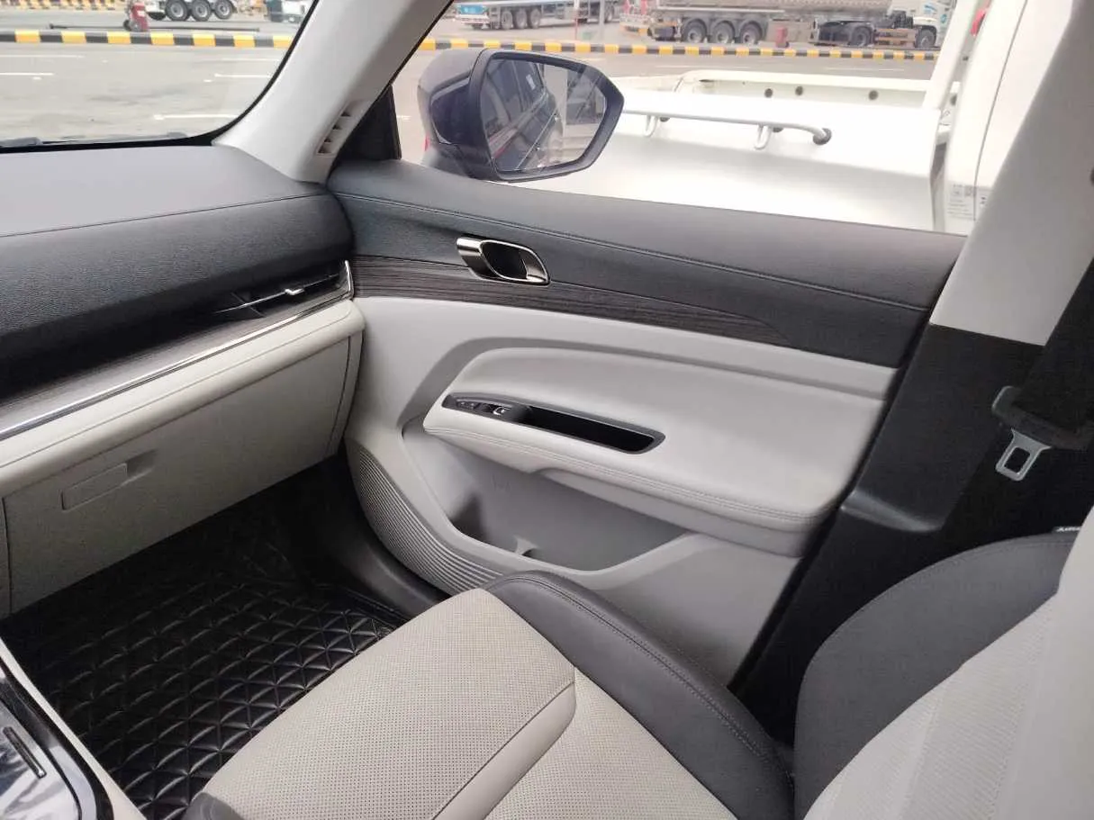 Car image 37